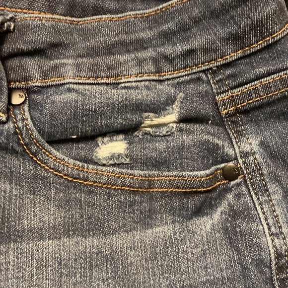 Judy Blue Control Top Distressed Flare Jeans  88739 - Picture 6 of 8